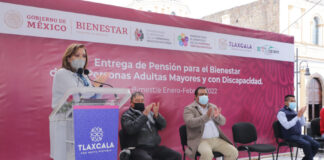 Gobernadora Lorena Cuéllar Constató la Entrega de Pensiones a Personas Adultas Mayores y con Discapacidad en Atltzayanca - AlternativaTlx