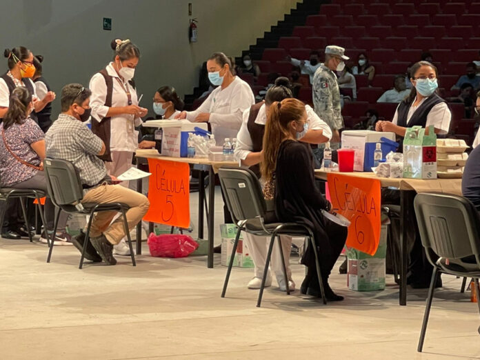 Retraso en Llegada de Lotes de Vacunas a México Generó la Reprogramación de Inoculación a Trabajadores de la Educación - AlternativaTlx