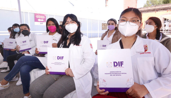 Inician Servicio Social en el SEDIF 30 Pasantes de Medicina, Odontología Y Nutrición - AlternativaTlx