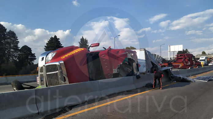 Accidenta 'Rey del Camino' sobre la Apizaco-Tlaxcala - AlternativaTlx