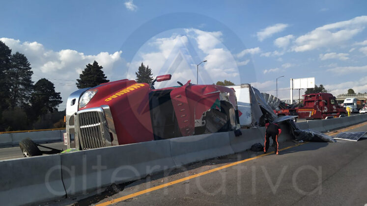 Accidenta 'Rey del Camino' sobre la Apizaco-Tlaxcala - AlternativaTlx