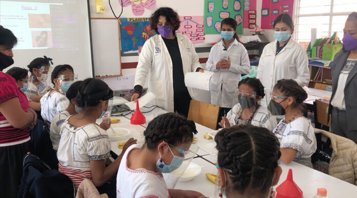 Impulsan el Interés por la Ciencia en Niñas de la Primaria “Bimi Manandi Yu´Mu” - AlternativaTlx