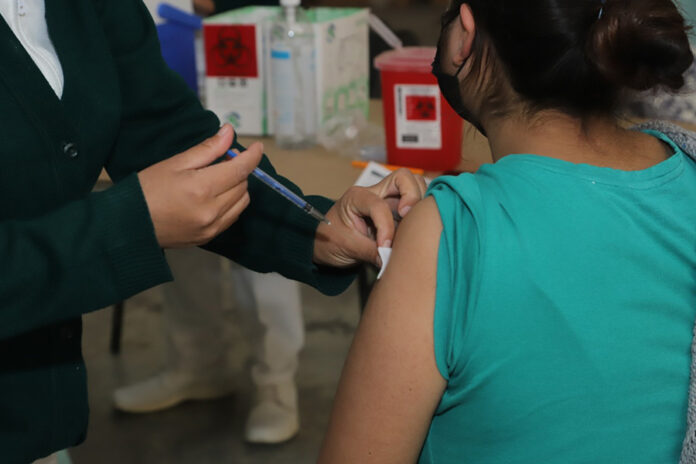 Operan Puntos de Vacunación Contra Covid-19 en Dos Plazas Comerciales de Tlaxcala - AlternativaTlx