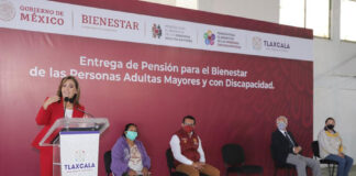 Presenció Lorena Cuélllar Entrega de Tarjetas del Bienestar a Adultos Mayores - AlternativaTlx