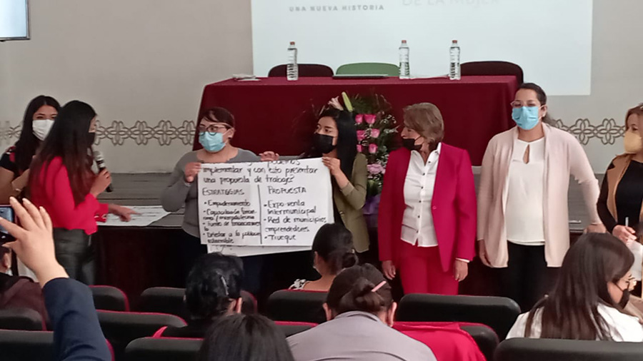 Directoras de IMM Reciben Capacitación para Fomentar el Empoderamiento de la Mujer - AlternativaTlx
