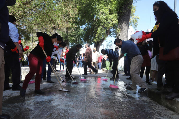 Inicia Gobierno del Estado Trabajos de Limpieza por Pintas Realizadas en Palacio de Gobierno - AlternativaTlx1 Inicia Gobierno del Estado Trabajos de Limpieza por Pintas Realizadas en Palacio de Gobierno - AlternativaTlx