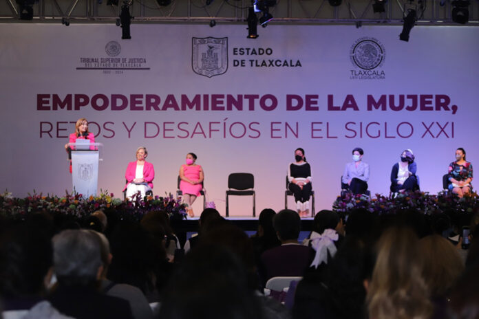 Presidieron Poderes Ejecutivo, Legislativo y Judicial Conversatorio “Empoderamiento de la Mujer, Retos y Desafíos en el Siglo XXI” - AlternativaTlx