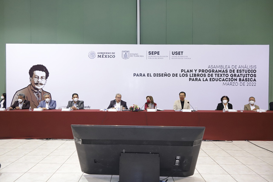 Presidió Gobernadora Asamblea de Análisis para el Diseño de los Libros de Texto Gratuito - AlternativaTlx