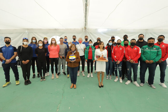 Recibe Gobernadora a Selecciones de Países que Participarán en el Voleibol de Playa Tlaxcala 2022 - AlternativaTlx