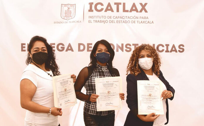 Entrega Icatlax Más de 50 Constancias de Capacitación - AlternativaTlx