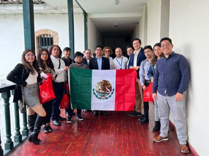 Realizan Estancia Estudiantes de la UATx en Colombia - AlternativaTlx