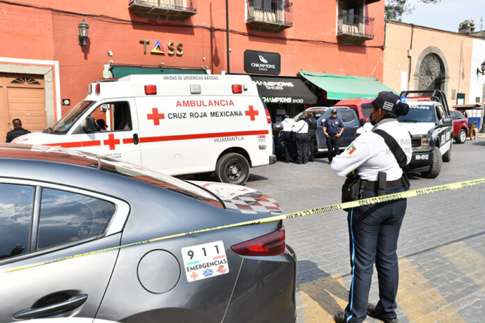 Atiende Policía Municipal Reporte de Persona Tendida en la Vía Pública - AlternativaTlx