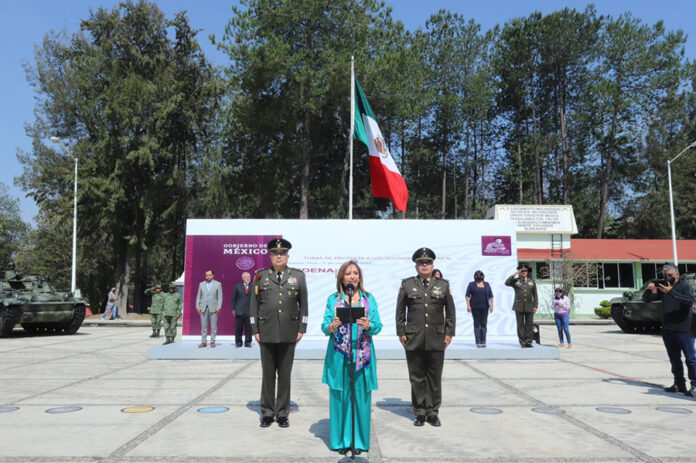 Gobernadora Lorena Cuéllar Tomó Protesta de Bandera a Soldados Del SMN - AlternativaTlx