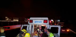 Bomberos Salva una Vida y Apaga Incendio de Vehículo - AlternativaTlx