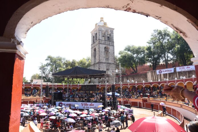 Maravilló Gilberto Gless a Mamás de Tlaxcala Capital