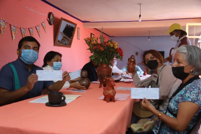 CAT y FONART Iniciaron la Entrega de Apoyos Económicos a 56 Artesanos
