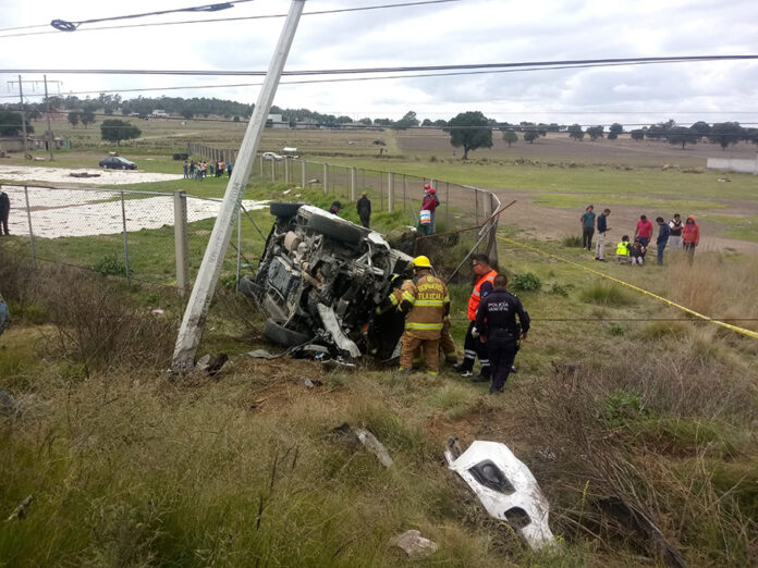 El Heroico Cuerpo de Bomberos Atendió Accidente Vial Sobre la Apizaco-Tlaxco - AlternativaTlx