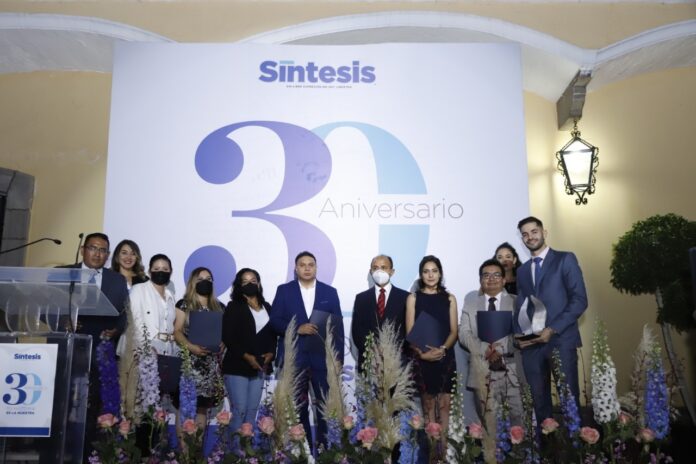 Reconoció Gobernadora 30 Años de Síntesis por Ser un Referente Informativo en Tlaxcala