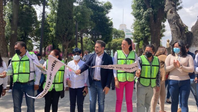 Dan Banderazo de Inicio al Programa “Rutas Mágicas de Color” en Huamantla