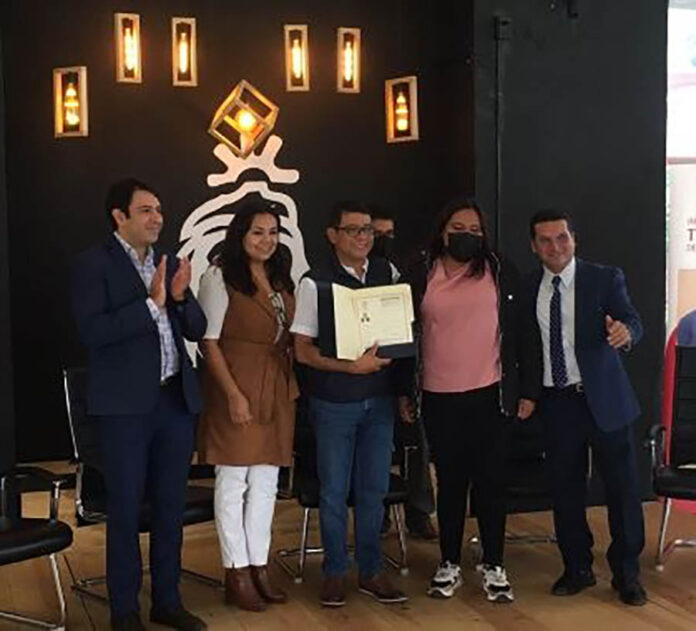 UPTx Entrega Títulos Universitarios a Ingenieros Egresados en 2021 y 2022