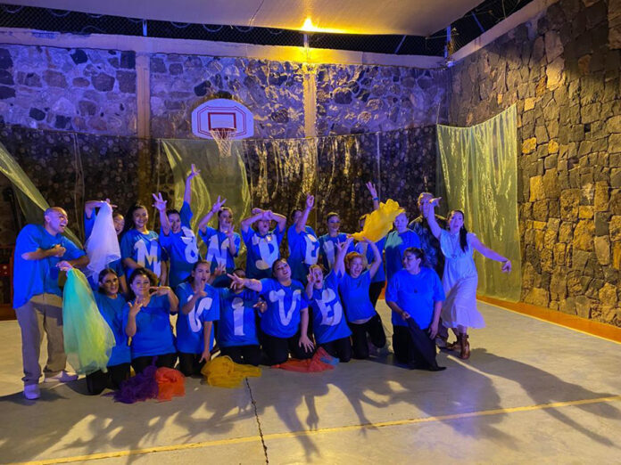 A Través del Baile y la Música, Cultura Comunitaria y Personas Privadas de su Libertad Realizan Homenaje a Nelson Mandela - AlternativaTlx