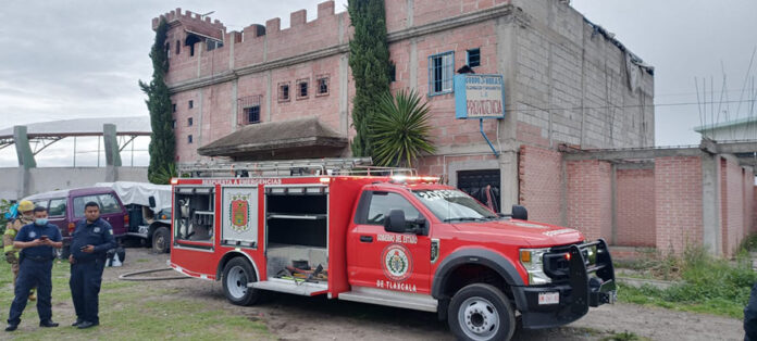 Atiende Bomberos de SSC Incendio en Anexo de Chiautempan - AlternativaTlx