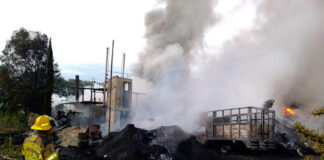 Bomberos de la Ssc Atienden Incendio en Planta Recicladora - AlternativaTlx