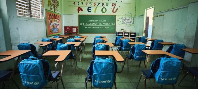 Crítica Alternativa • Covid-19 Invade Escuelas
