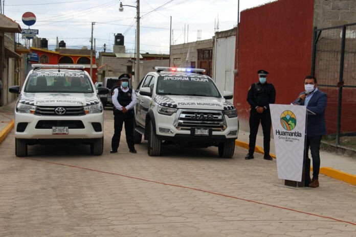 Entrega Santos Cedillo dos Nuevas Patrullas para la Seguridad de los Huamantlecos - AlternativaTlx Entrega Santos Cedillo dos Nuevas Patrullas para la Seguridad de los Huamantlecos - AlternativaTlx