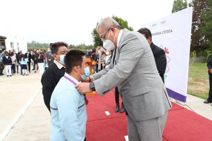 Reconoce SEPE-USET a Estudiantes Triunfadores de la Olimpiada del Conocimiento Infantil 2022 y Segunda Feria de Ciencias