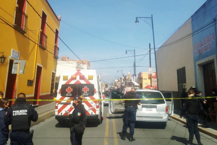 Atienden Cuerpos de Emergencias de Huamantla Reporte de una Persona sin Vida en su Vehículo