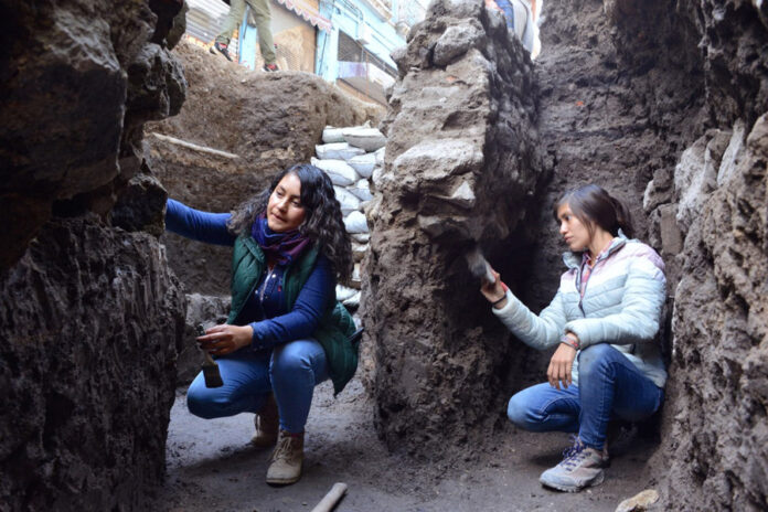 Arqueólogos Descubren otro Tramo de Barda Colonial y Restos de un Piso Prehispánico, en La Lagunilla, CDMX - AlternativaTlx