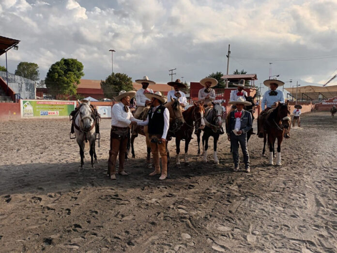 Continúa la Temporada de Charreadas en la Feria de Huamantla 2022 - AlternativaTlx