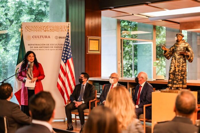Entrega Estados Unidos a México Escultura Virreinal Robada hace 20 Años - AlternativaTlx