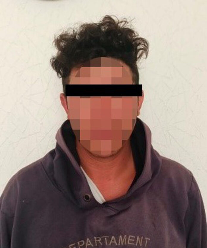 PGJE Detiene a Hombre por Portación de Arma y Narcomenudeo - AlternativaTlx