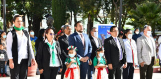 Disfrutan Familias Huamantlecas de un Desfile lleno de Color - AlternativaTlx
