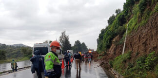 Percances Viales y Deslizamiento de una Ladera, Saldo por Lluvia en la Capital - AlternativaTlx