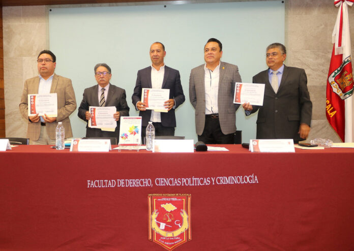 Presentan en UATx Libro sobre Alternancia en los Gobiernos Municipales - AlternativaTlx