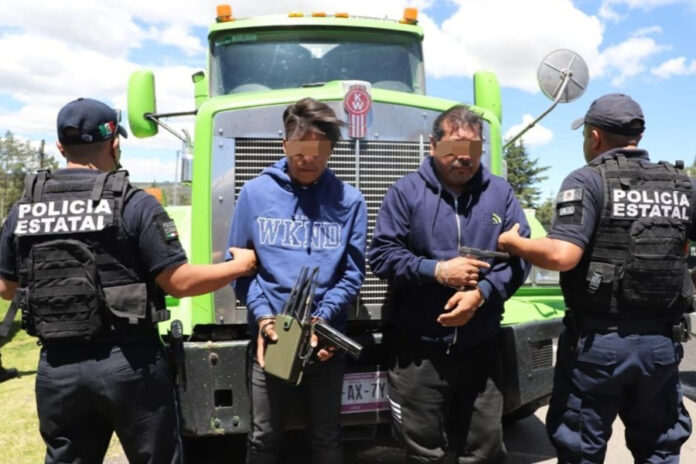 SSC Frustra Robo a Tractocamión y Detienen a dos Masculinos - AlternativaTlx