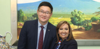 Se Reúne Gobernadora Lorena Cuéllar con Representante del Grupo Automotriz Chino GAC - AlternativaTlx