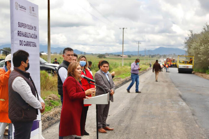 Supervisó Gobernadora Lorena Cuéllar Rehabilitación de Carretera Xaltocan-Muñoz - AlternativaTlx