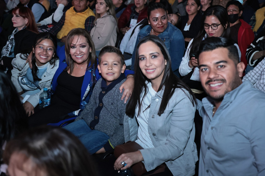 Asistió Gobernadora a la Primera Presentación del Foro del Artista de la “Gran Feria de Tlaxcala 2022” - AlternativaTlx