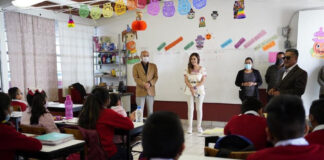 Entrega Dulce Silva Enlace de Internet a Primaria en Contla - AlternativaTlx