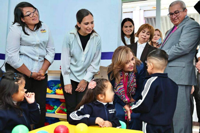 Entrega Gobernadora Claves y Ludotecas a Centros de Atención Infantil - AlternativaTlx