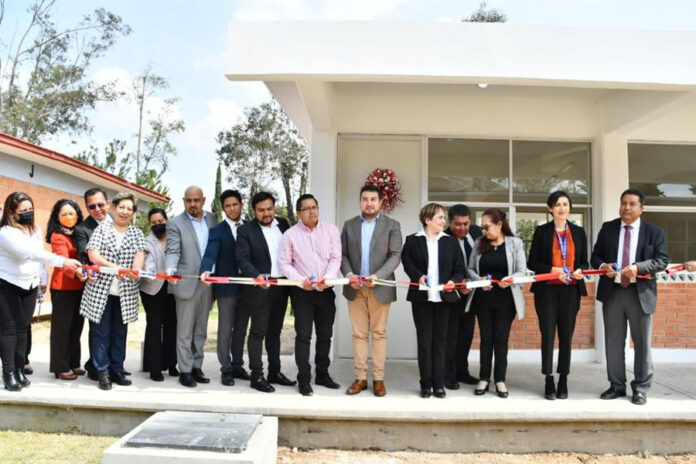 Entrega Salvador Santos Aula Didáctica al CBTIS 61 y Anuncia la Construcción de Dos Más - AlternativaTlx