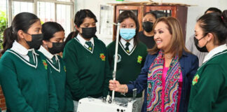 Entregó gobernadora equipamiento y máquinas de coser en la escuela “Valentín Gómez Farías” - AlternativaTlx