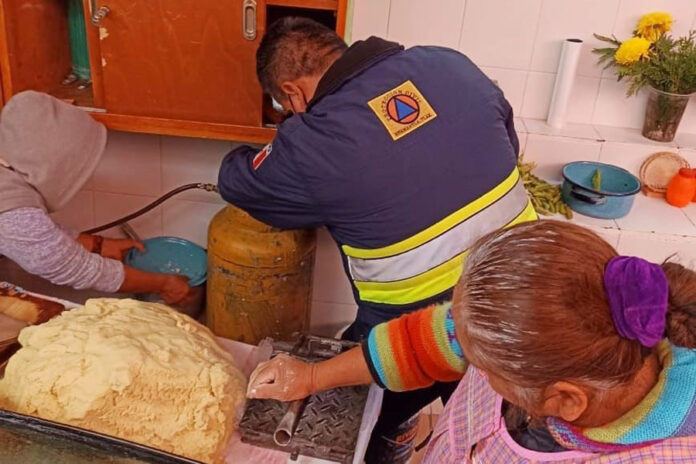 Supervisa Protección Civil de Huamantla Buen Estado de los Tanques de Gas en el Mercado Municipal - AlternativaTlx