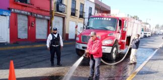 Atiende Protección Civil y Seguridad de Huamantla Derrame de Aceite en el Pavimento - AlternativaTlx