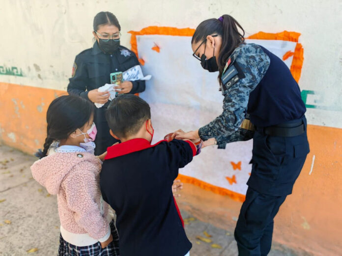 Concientizan Policías Municipales de Huamantla a Estudiantes sobre el Respeto a las Mujeres - AlternativaTlx