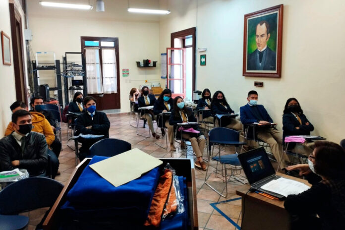Especializan en el Ámbito Jurídico a Estudiantes de Derecho de la Universidad Metropolitana de Tlaxcala - AlternativaTlx